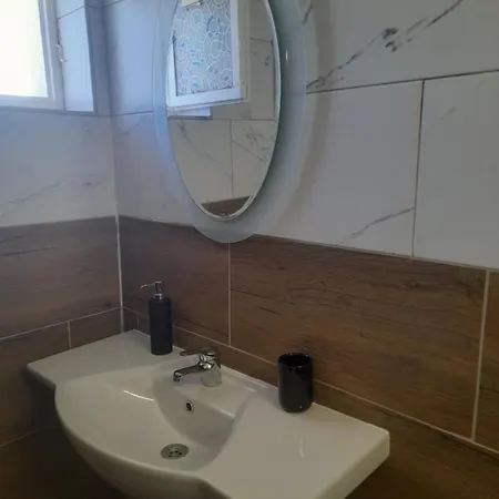 בית הארחה Amirov Garden - Free Parking & Free Area 3*